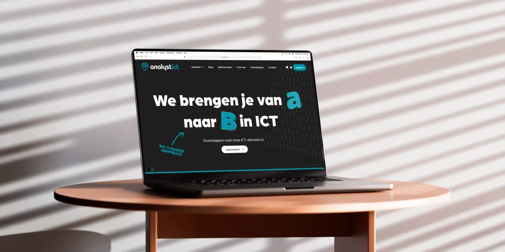 Analyst ict website gemaakt door Yooker op laptop.